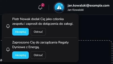 Lista powiadomień z zaproszeniem do załogi i przyciskami Akceptuj oraz Odrzuć